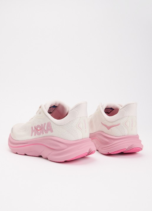 HOKA Clifton 10 hardloopschoen met gebreid bovenwerk en logo - achterkant 4 creme