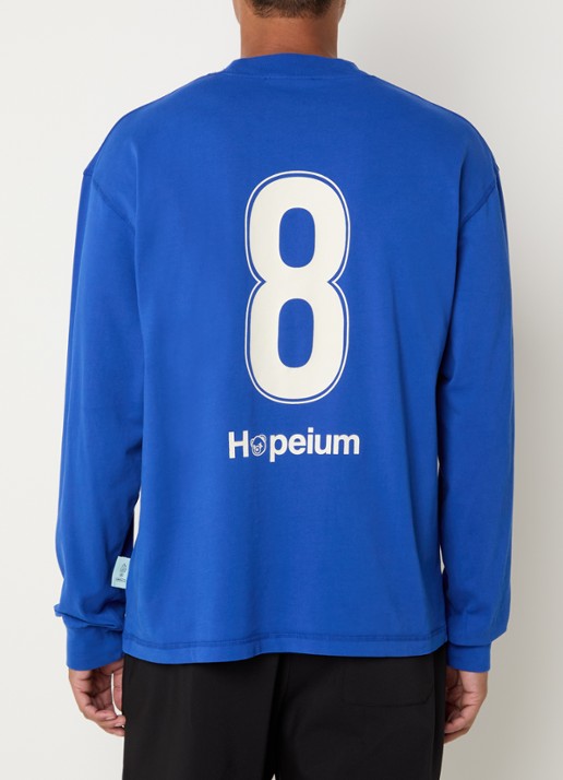 Hopeium Ghandi longsleeve met front- en backprint - detail 3 kobaltblauw