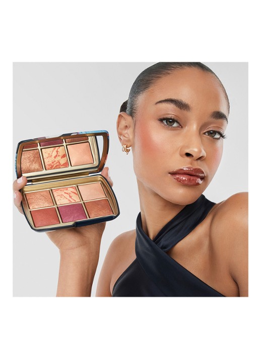 Hourglass Ambient Lighting Edit Unlocked - Limited Editon make- up palette - detail 5 fox