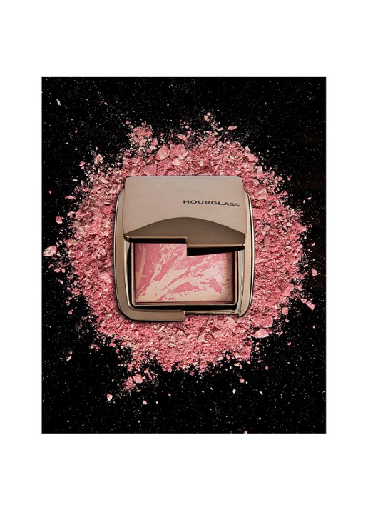 Hourglass AMBIENT™ Lighting Blush - detail 5 diffused heat