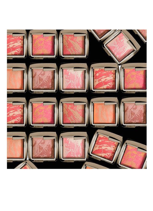 Hourglass AMBIENT™ Lighting Blush - detail 3 mood exposure