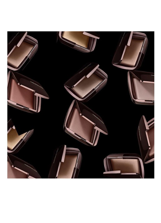 Hourglass AMBIENT™ Lightning Finishing powder - lichtreflecterend poeder - detail 3 ethereal light