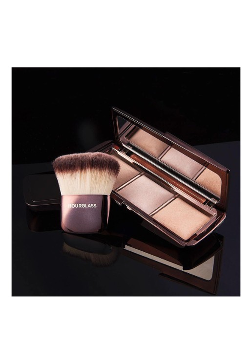 Hourglass AMBIENT™ Powder Brush - poederkwast - voorkant 2 donkerbruin
