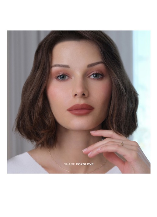 Hourglass Unlocked Soft Matte Lipstick - lipstick - detail 5 356 foxglove