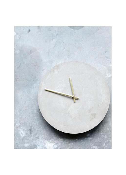 House Doctor Watch Concrete wandklok 28 cm - voorkant 2 lichtgrijs