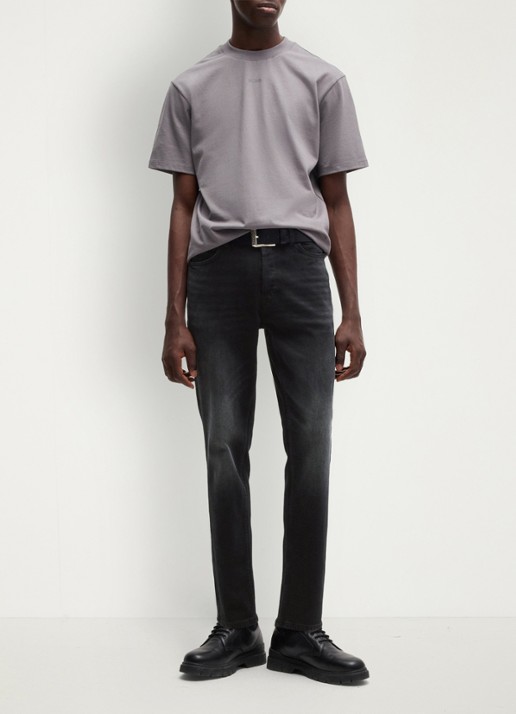 HUGO 634 tapered jeans met gekleurde wassing - voorkant 6 zwart