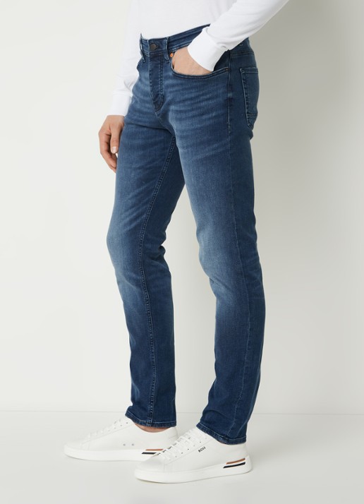 HUGO BOSS Taber tapered fit jeans met medium wassing en stretch - detail 5 indigo