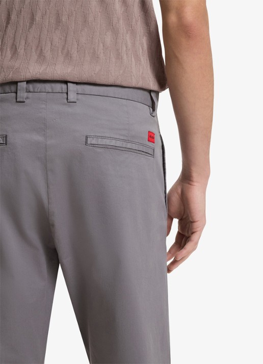 HUGO David slim fit chino met steekzakken - detail 4 dark grey-025 / grijs