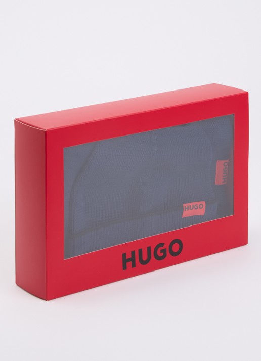 HUGO Fijngebreide muts en sjaal 172 x 23 cm in giftbox - voorkant royalblauw