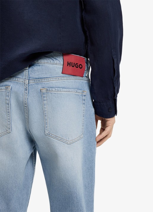 HUGO HUGO 634 tapered fit jeans met lichte wassing - detail 4 light/pastel blue-450 / blauw