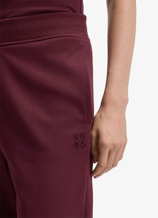 HUGO Nelfinia high waist tapered fit joggingbroek met logoborduring - detail 5 bordeauxrood