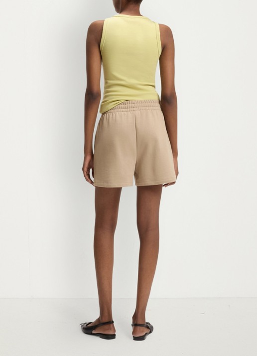 HUGO Ninoosta high waist straight fit korte joggingbroek met logoborduring - achterkant light/pastel brown-232 / bruin