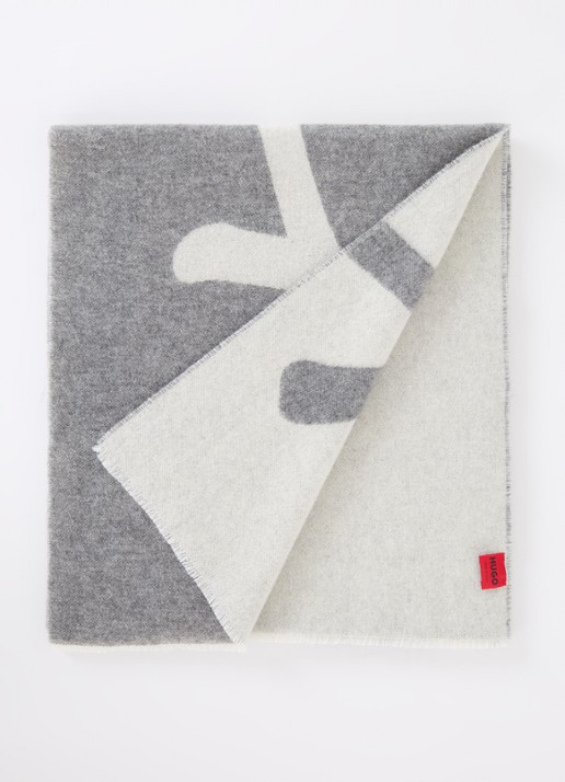 HUGO Sjaal in wolblend met logo 180 x 40 cm - voorkant 3 grijs