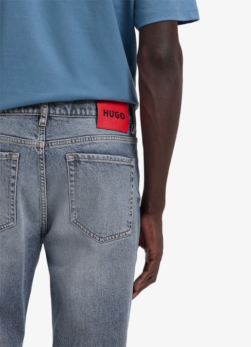 HUGO Tapered fit jeans met medium wassing - detail 5 indigo