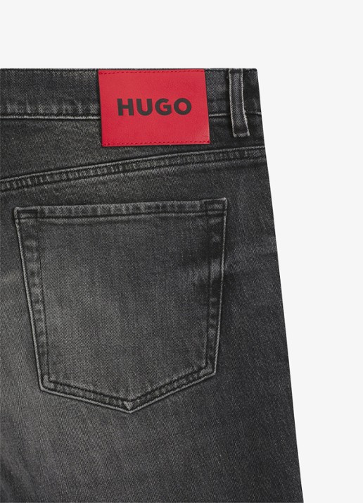 HUGO Tapered fit jeans met steekzakken - detail 3 charcoal-010 / grijs