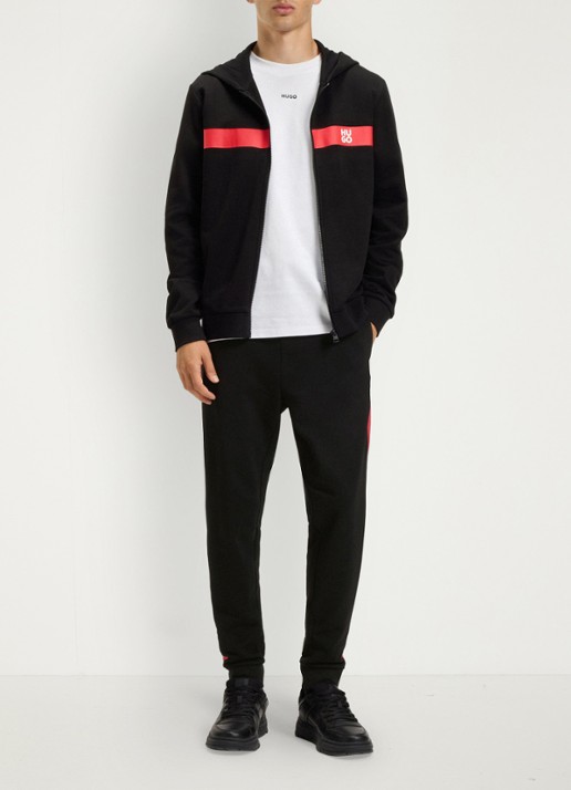 HUGO Tapered fit trackpants met steekzakken - voorkant 5 zwart