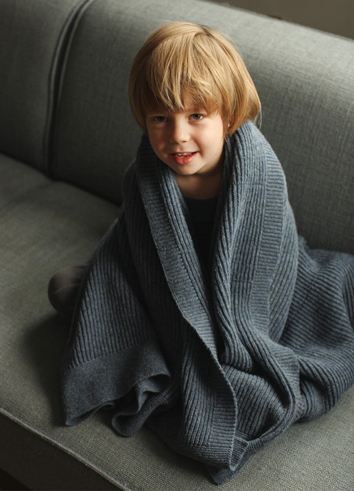 Hvid Gaston plaid van merino wol 140 x 100 cm - voorkant 2 staalblauw