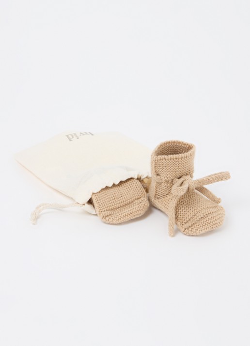 Hvid Gebreide babyslofjes van wol - detail beige