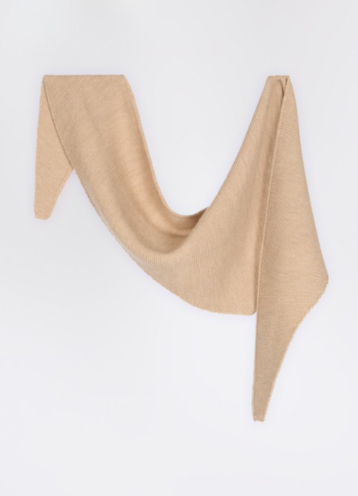 Hvid Josephina grofgebreide sjaal van merino wol 135 x 35 cm - detail 2 zand