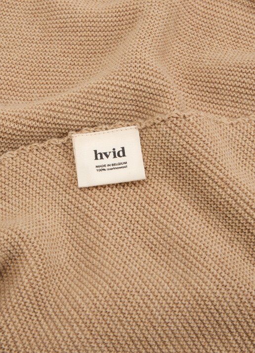 Hvid Josephina grofgebreide sjaal van merino wol 135 x 35 cm - detail 3 zand