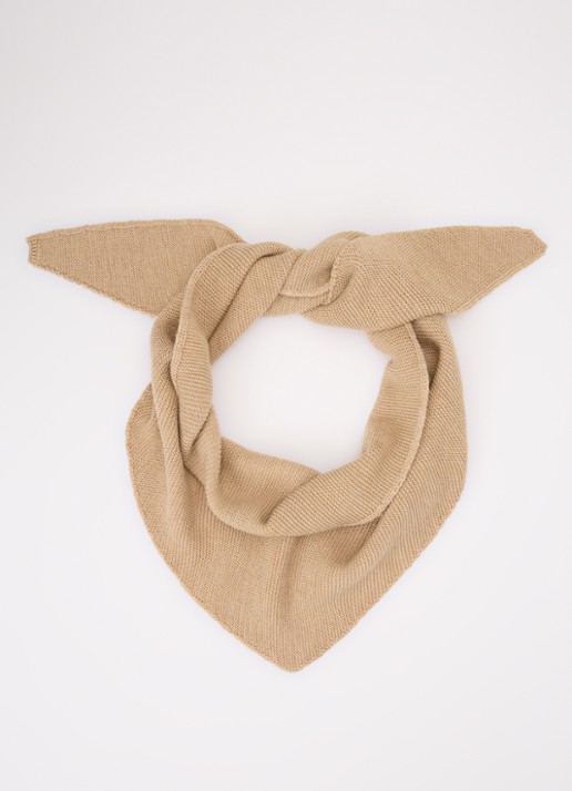 Hvid Josephina grofgebreide sjaal van merino wol 135 x 35 cm - voorkant zand