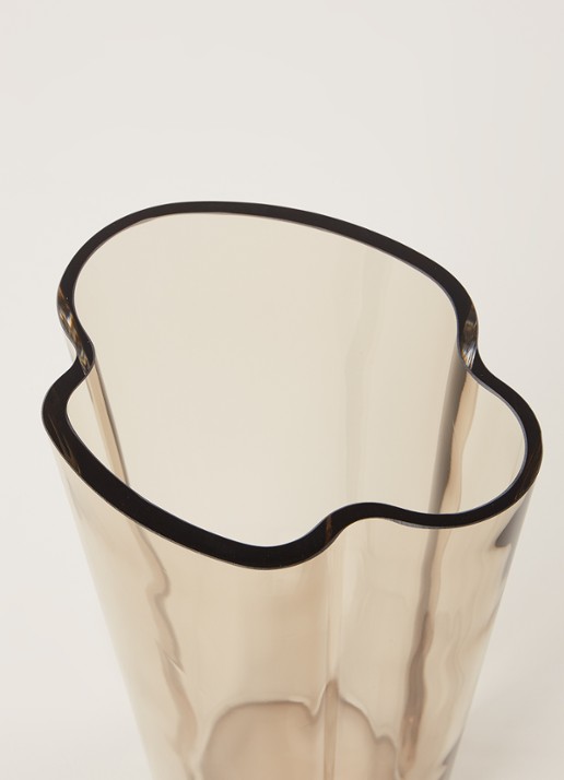 Iittala Alvar Aalto vaas 22 cm - detail bruin