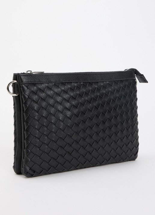 Ilse Jacobsen Gevlochten clutch met afneembare schouderriem - achterkant zwart