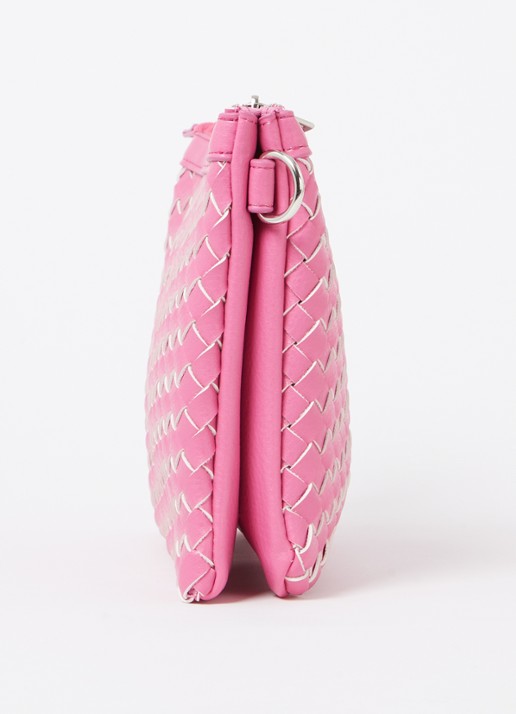 Ilse Jacobsen Gevlochten clutch met afneembare schouderriem - detail 4 fuchsia