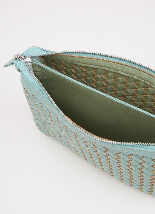 Ilse Jacobsen Gevlochten clutch met afneembare schouderriem - detail mint
