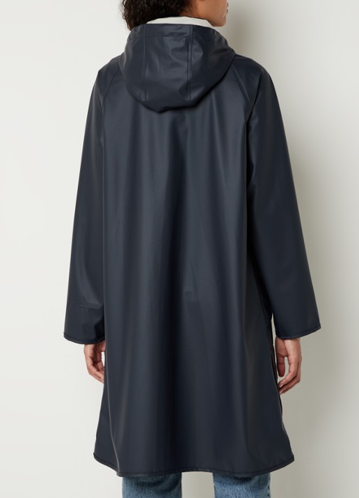 Ilse Jacobsen Rain71 regenjas met afneembare capuchon en steekzakken - achterkant donkerblauw