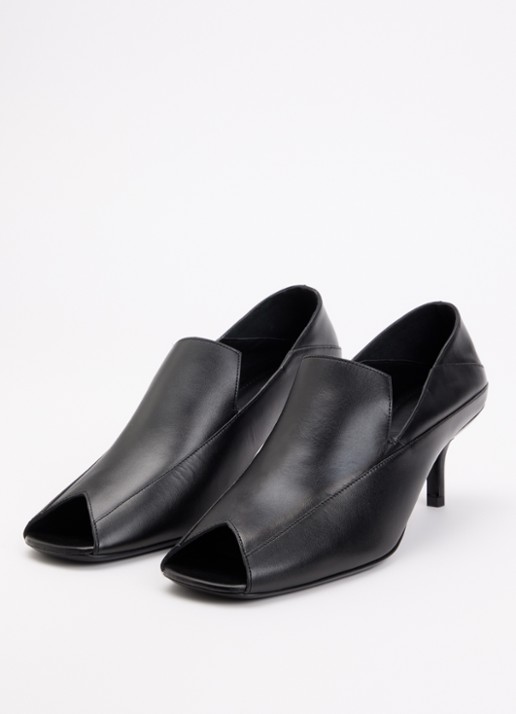 IRO Doll pump van leer  - detail 3 zwart