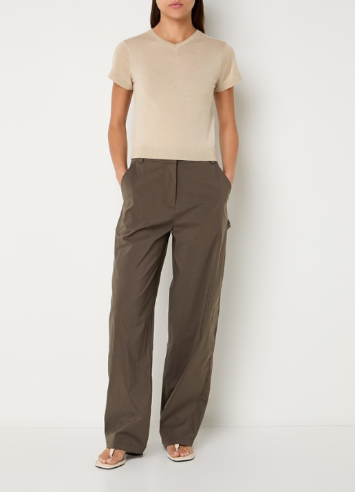 IRO Ellena mid waist straight leg broek met steekzakken - voorkant 4 lichtbruin