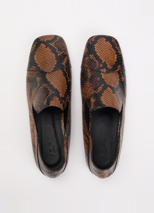 IRO Loafer van geitenleer met slangenprint - detail 4 bruin