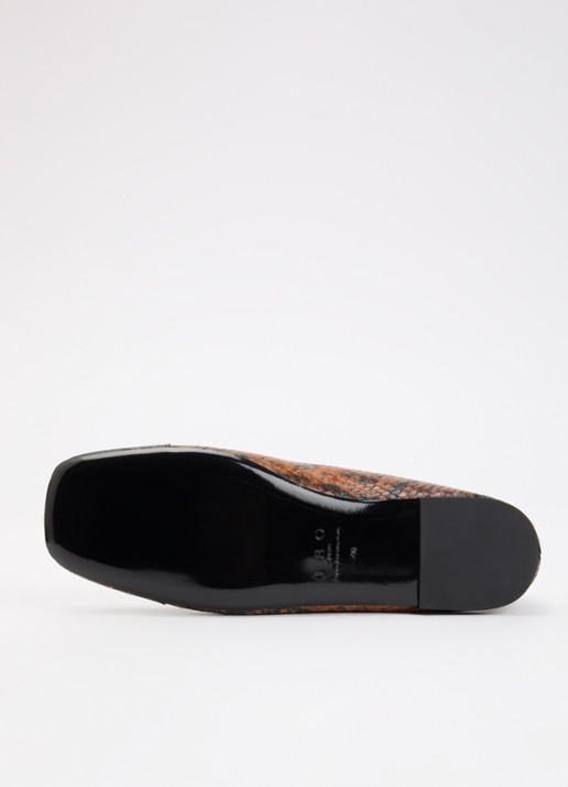 IRO Loafer van geitenleer met slangenprint - detail 5 bruin