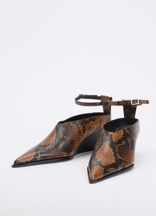 IRO Pump van leer met slangenprint  - detail 3 bruin