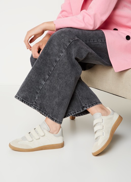 Isabel Marant Beth sneaker van suède  - voorkant 7 donkerbeige