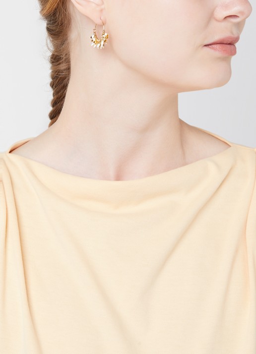 Isabel Marant Casablanca oorringen met hanger - voorkant 2 gebroken wit