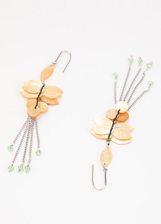 Isabel Marant Halsey Long oorhangers  - detail geel