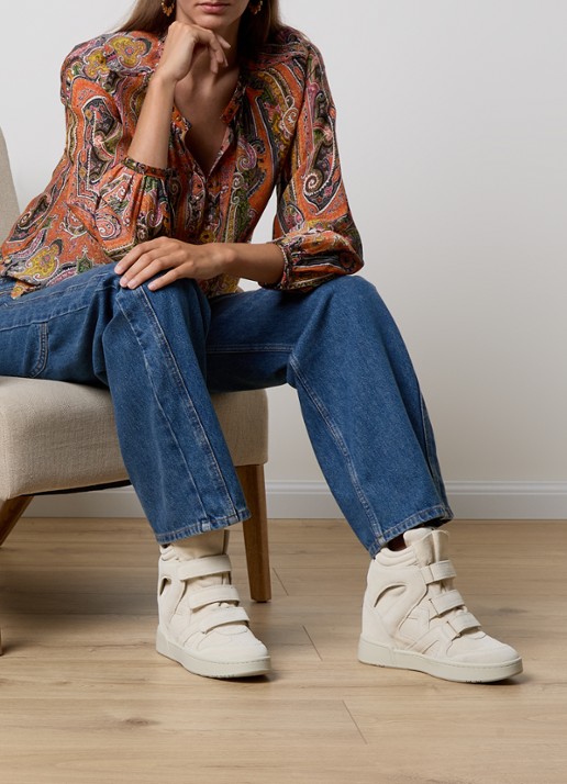Isabel Marant IM3 sneaker van kalfssuède - voorkant 2 gebroken wit