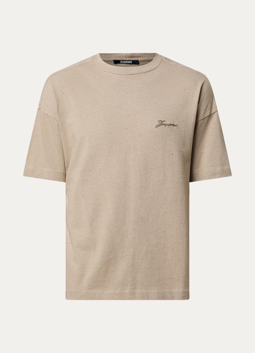 Jacquemus Brodero T-shirt met logoborduring - voorkant donkerbeige