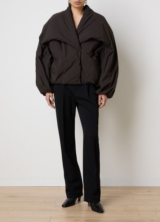 Jacquemus Châle gewatteerd bomberjack met logo - voorkant 3 donkerbruin