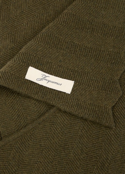 Jacquemus Chevron ribgebreide sjaal in kasjmierblend 160 x 50 cm - detail bronsgroen