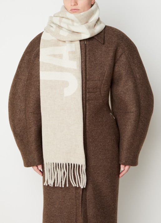 Jacquemus L'Echarpe sjaal van wol met logoprint 180 x 35 cm - voorkant 2 beige