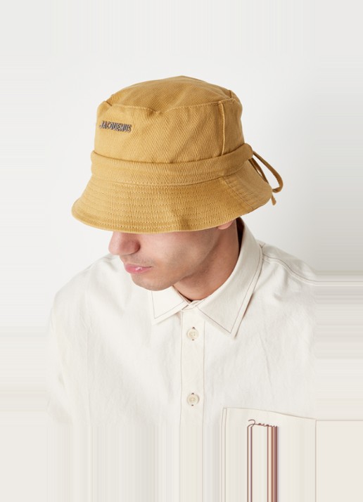 Jacquemus Le Bob Gadjo bucket hoed van canvas - voorkant 3 camel