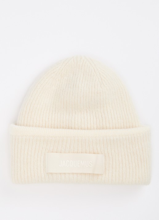 Jacquemus Le Bonnet ribgebreide muts in alpaca wolblend met logo