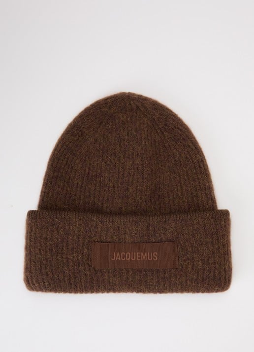 Jacquemus Le Bonnet ribgebreide muts in alpaca wolblend met logo