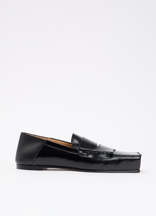 Jacquemus Le Carré loafer van lakleer met detail van leer