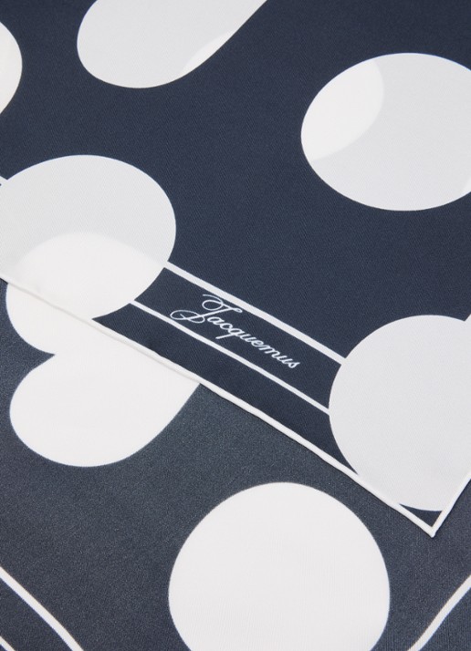 Jacquemus Le Foulard sjaal van zijde 65 x 65 cm - detail 2 donkerblauw