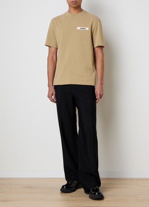 Jacquemus T-shirt met logo - voorkant 4 donkerbeige