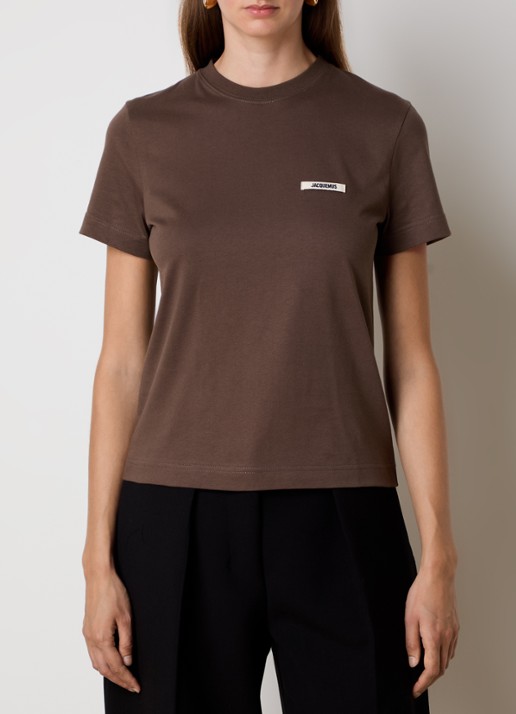 Jacquemus T-shirt met logo - detail 4 donkerbruin